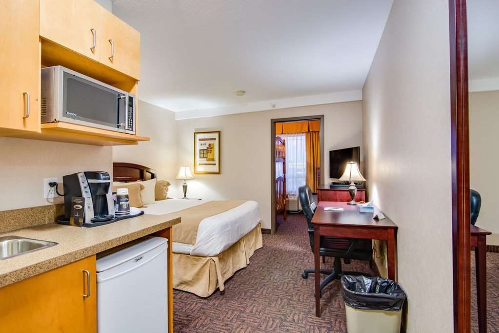 Peavine Inn & Suites High Prairie Szoba fotó