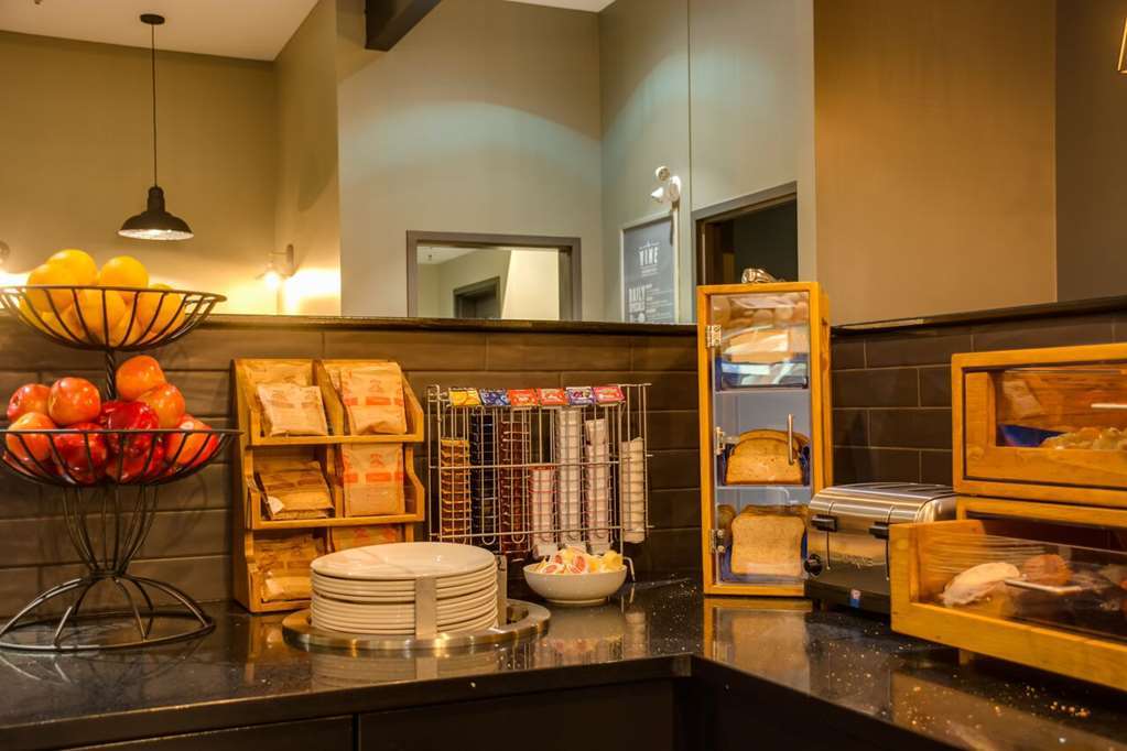 Peavine Inn & Suites High Prairie Étterem fotó
